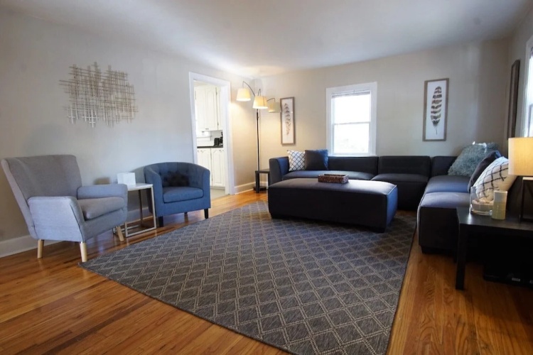Beautiful Bungalow Next to Unc-free Cruiser Bikes!