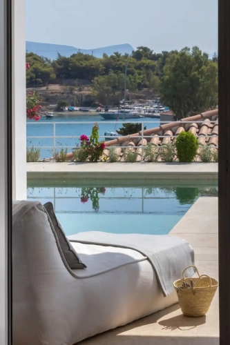 6 Bedrooms Villa