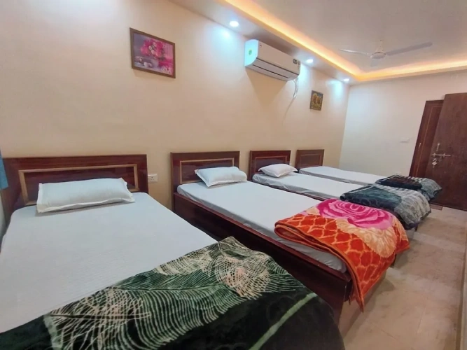 4 Bedrooms Economy Quadruple room with park view