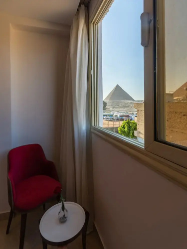 Pyramids Village Inn