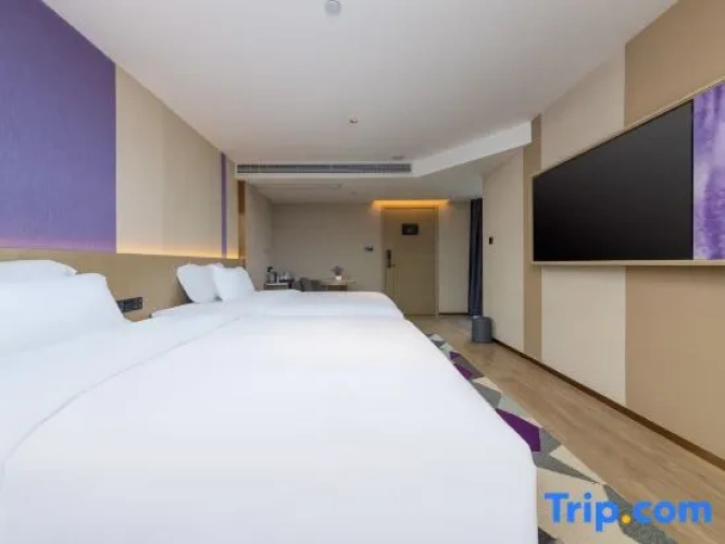 Deluxe Double room with city view