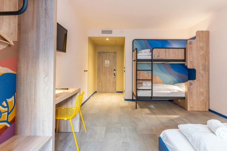 Standard Quadruple room