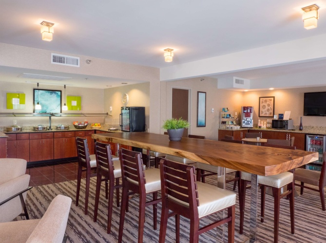 Hilton Phoenix Airport photo 33