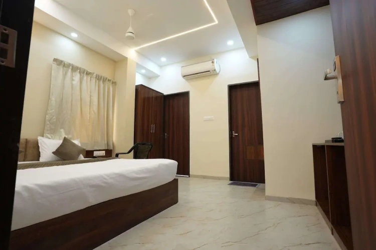 Standard Double room with balcony and with city view