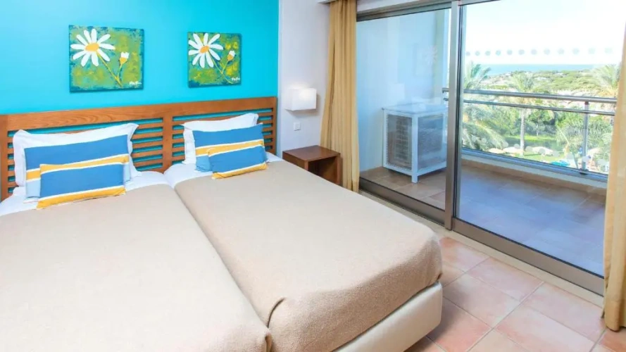 1 Bedroom Twin Apartment with sea view