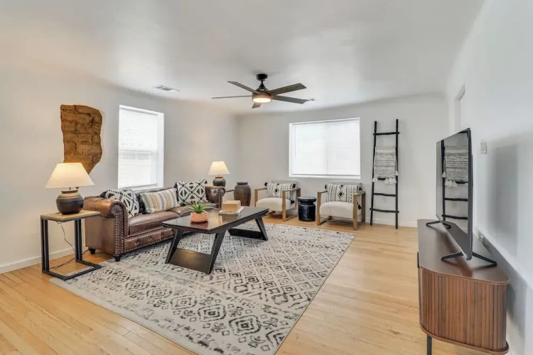 3 Bedrooms Cottage
