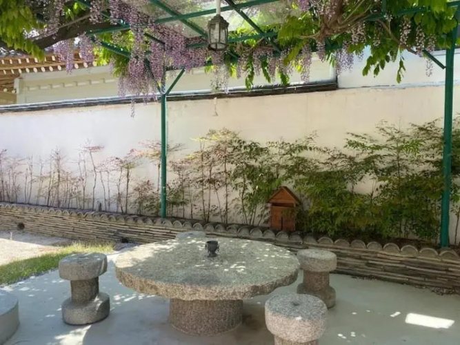 Adam Guesthouse