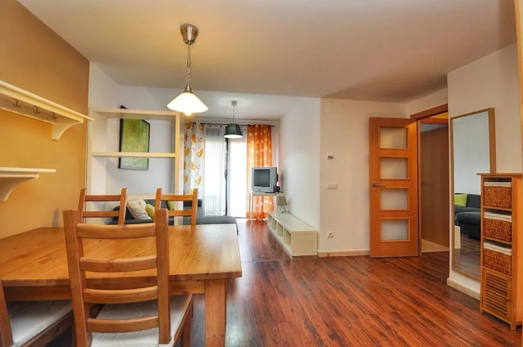 2 Bedrooms Apartment