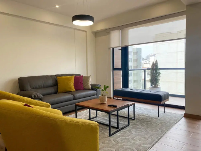 w Captivating 2BR With Balcony in Miraflores