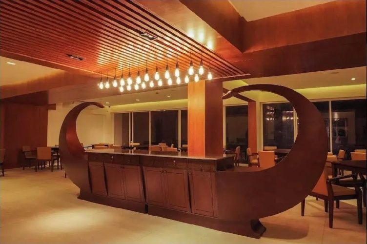 Royal Pearl Suites