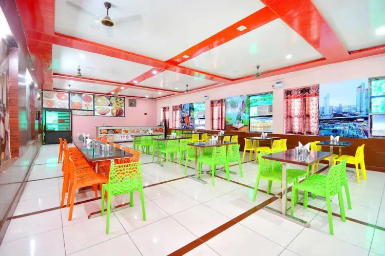 Surya Hotel by OYO Rooms
