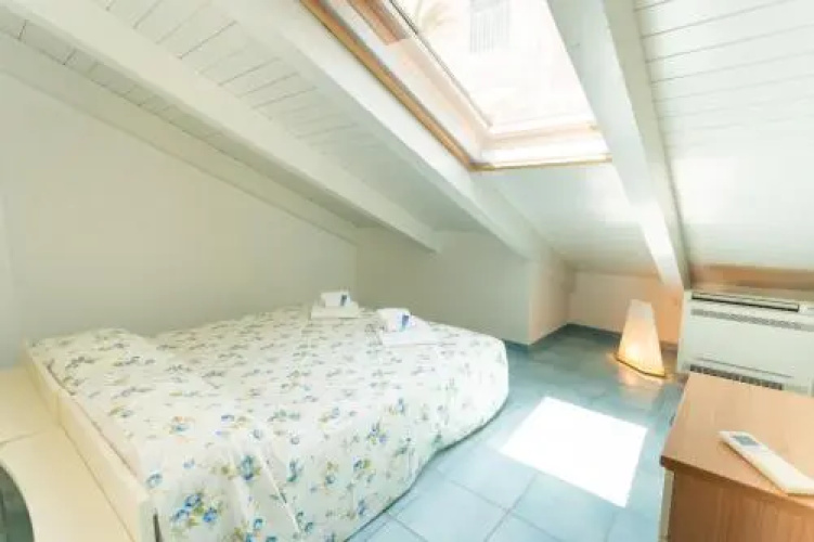 LUIMAR Holiday House