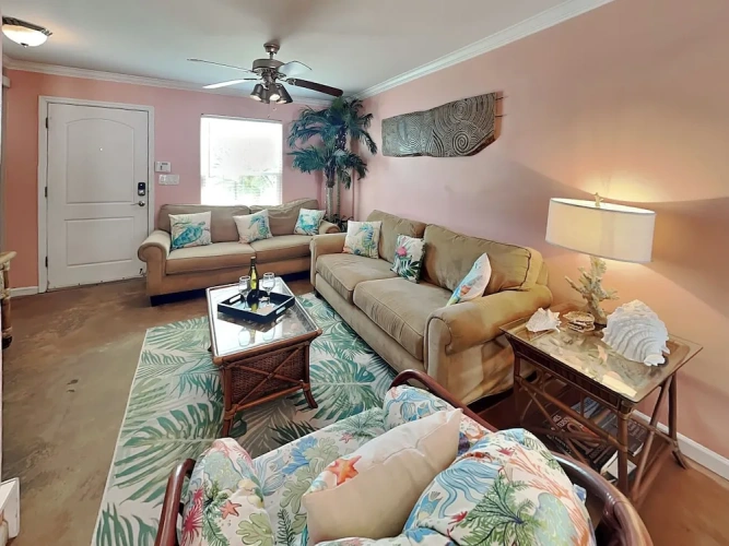 4 Bedrooms Standard room with balcony