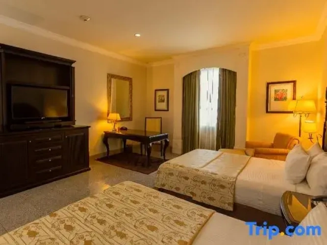 Standard Double Suite
