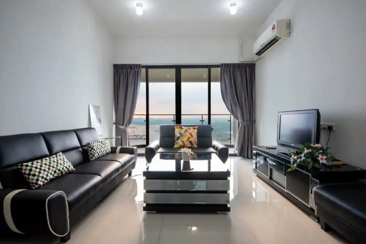 3 Bedrooms Apartment