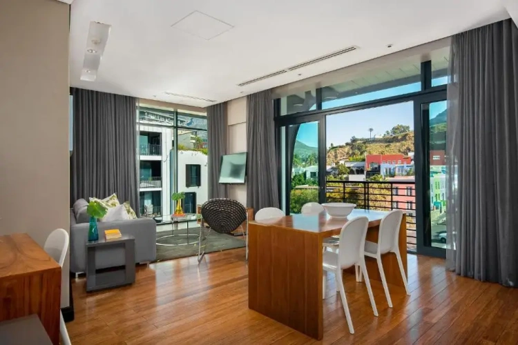 2 Bedrooms Apartment