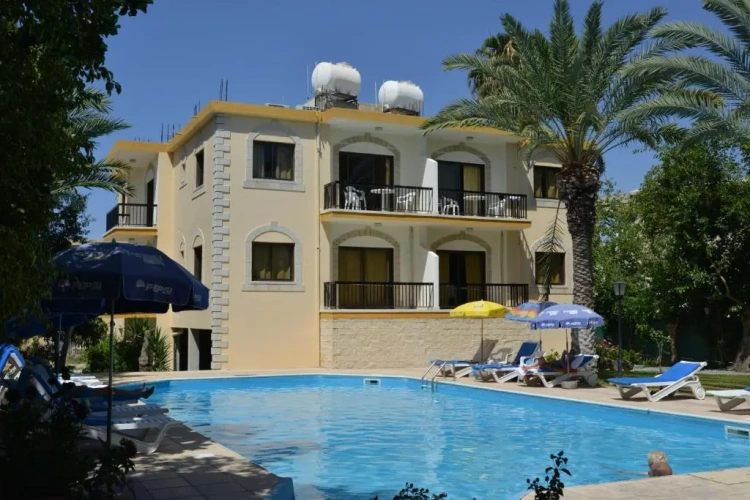 1 Bedroom Apartment with pool view