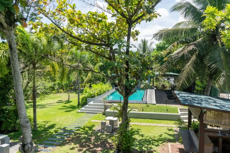 1 Bedroom Deluxe Quadruple room with balcony and with pool view