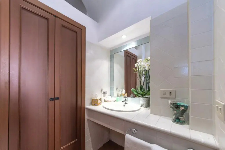 Spanish Steps Suite