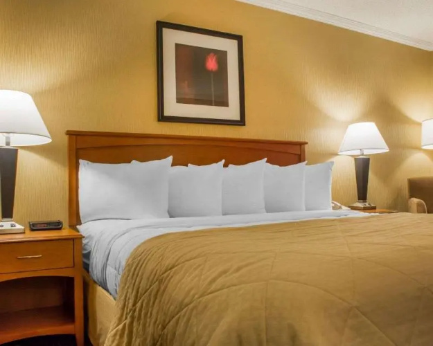 Quality Inn & Suites Riverfront