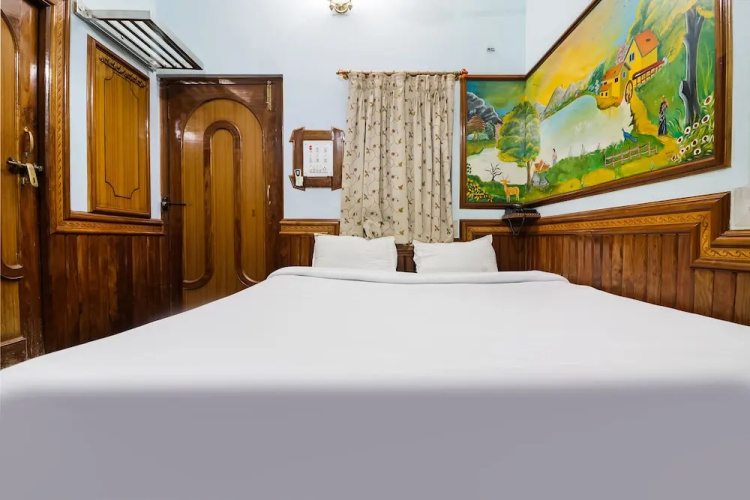 Spot On 45094 Hotel Madhu Complex