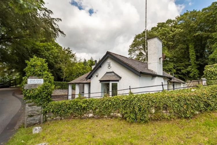2 Bedrooms Cottage