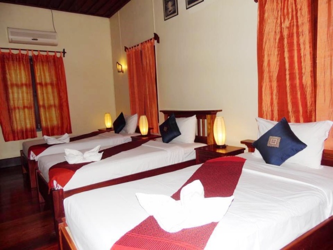 Standard Triple room
