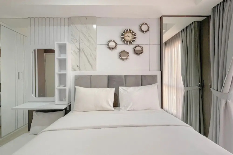 Grey Toned 1Br Apartment Tamansari Skylounge Makassar