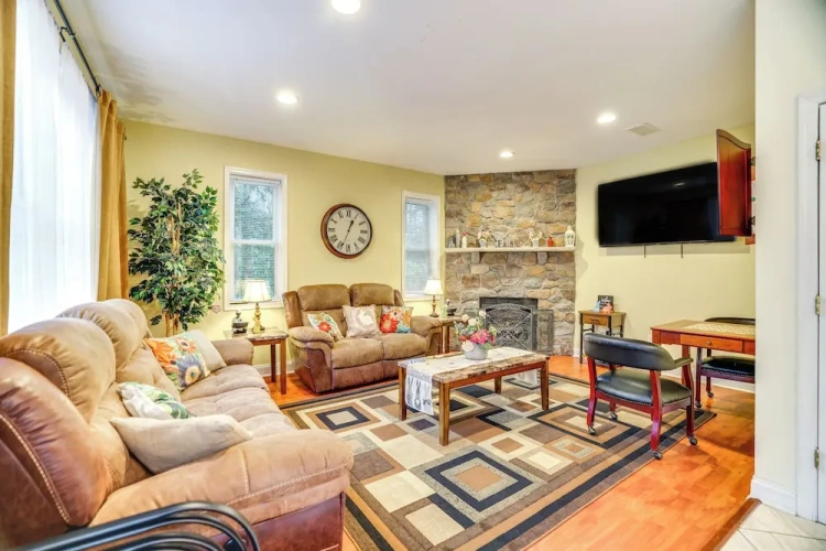 4 Bedrooms Cottage