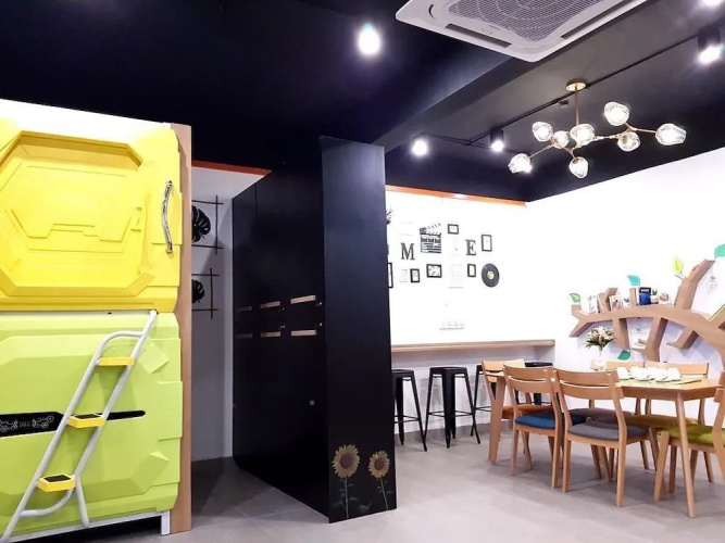 JK Capsule Hostel