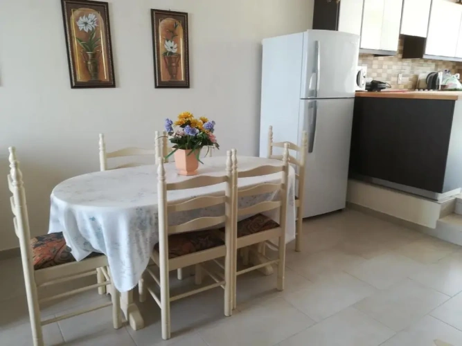 2 Bedrooms Cottage