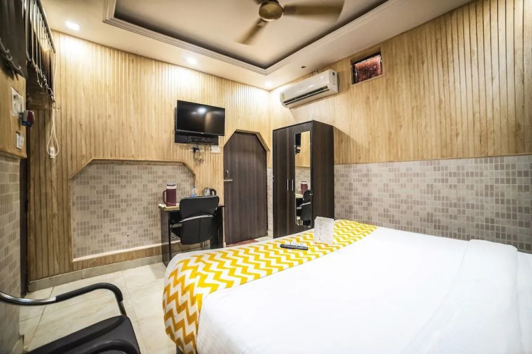 FabHotel Landmark Awadh