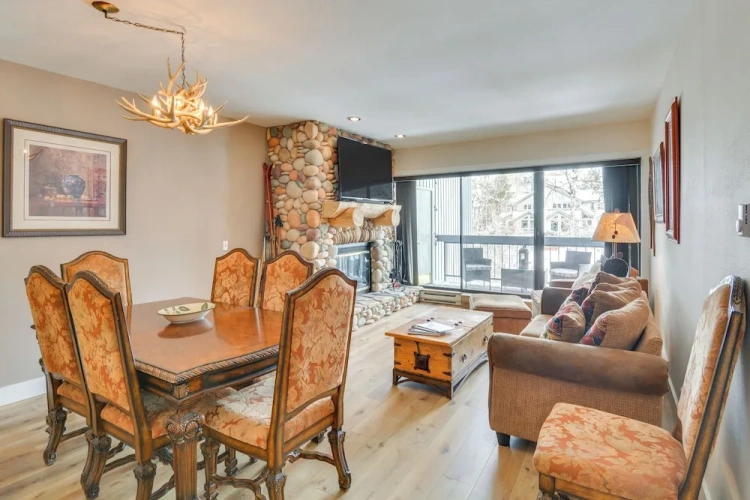 2 Bedrooms Apartment