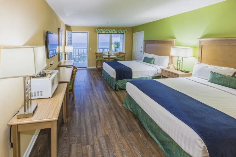 Standard Quadruple room with balcony and with ocean view