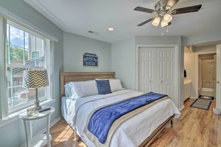 2 Bedrooms Apartment