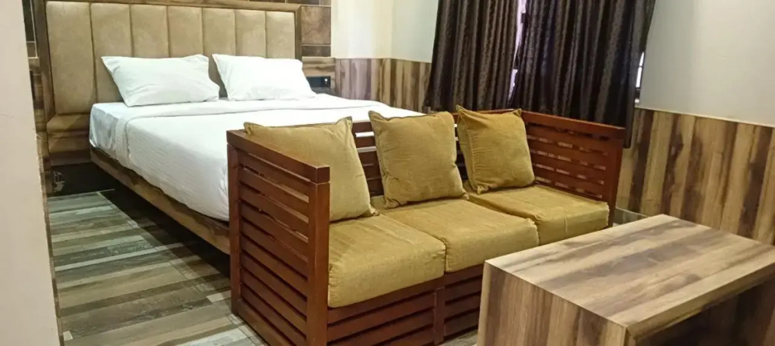 Oyo 23602 Laxman Residency