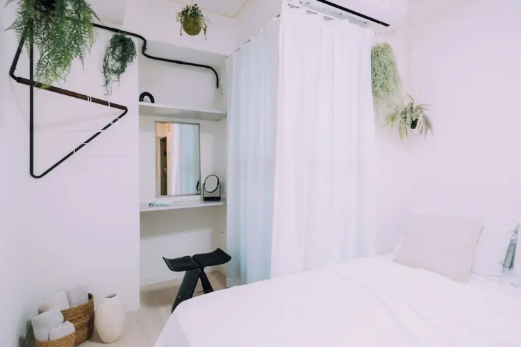Minimalist Loft 702