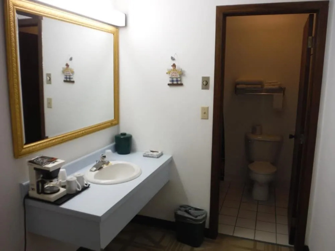 Caravan Motel