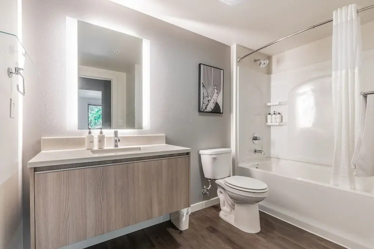Sophari Downtown: Bellevue Apartments