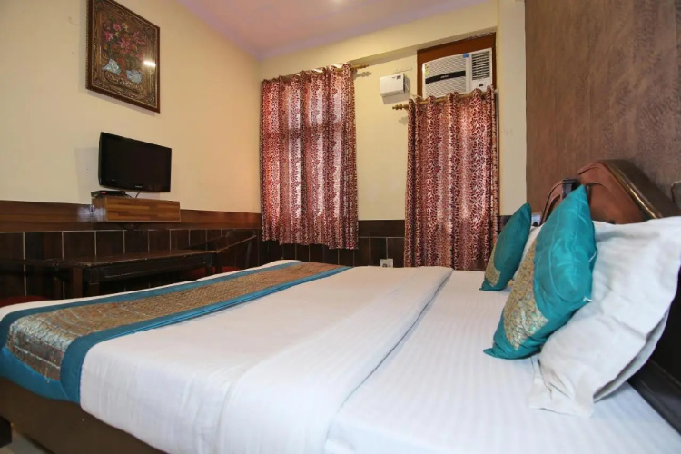 Hotel Sarthi