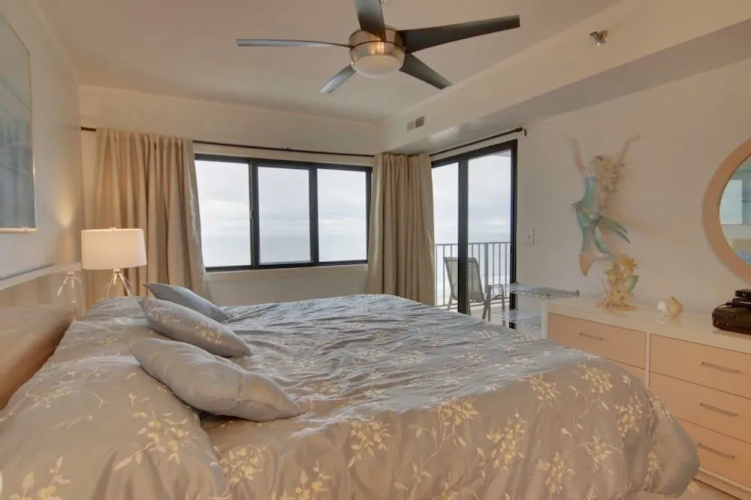 Plaza 712 - 2 Br Condo