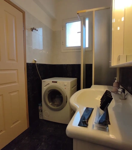 4 Bedrooms Cottage