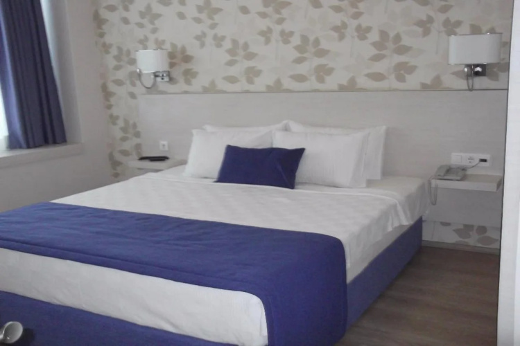 Walk In Hotel