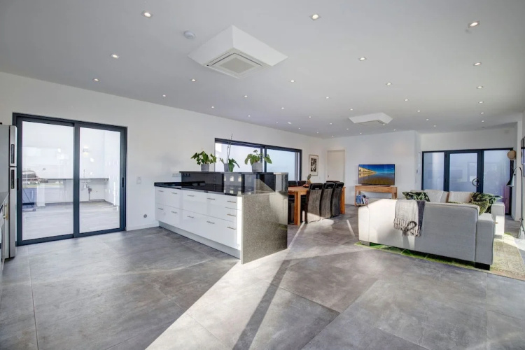 Casa Blanca Magnificent 4 Bedroom Villa With MOD