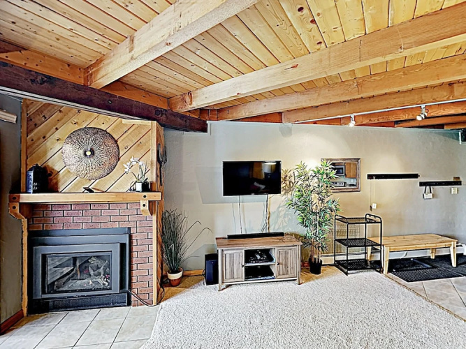 4400 Silverthorne - 2 Br Condo