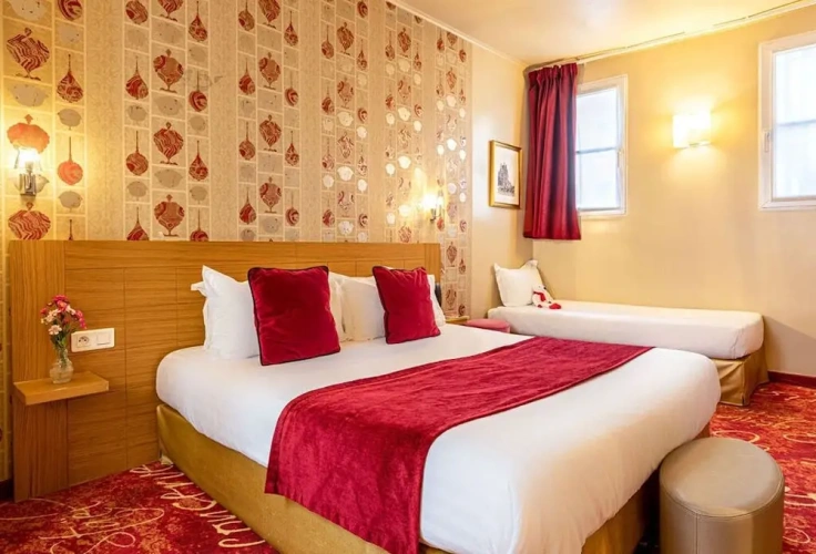 Standard Triple room