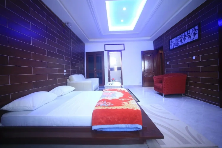 1 Bedroom Deluxe Suite