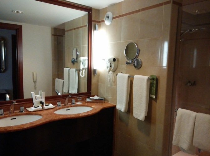Evergreen Laurel Hotel photo 11