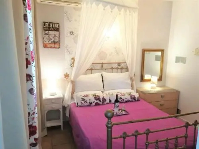 Kiki's Apartments