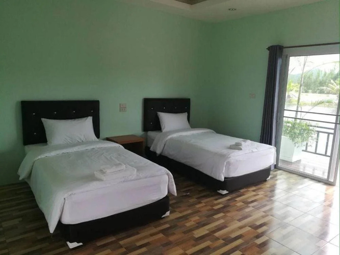 Lake Hill Resort